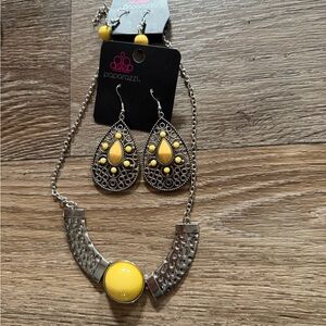 Paparazzi Silver Necklace with Yellow Accents